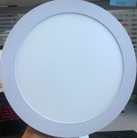 Panel LED redondo de 18 watts, luz blanca, empotrable, acabado en color blanco, 100-277V – TekLed 165-036142