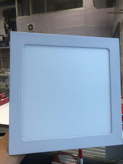 Panel LED cuadrado de 18 watts, luz neutra, empotrable, acabado en color blanco, 100-277V – TekLed 165-036323
