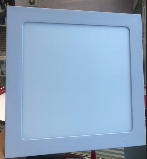Panel LED cuadrado de 18 watts, luz blanca, empotrable, acabado en color blanco, 100-277V – TekLed 165-036324