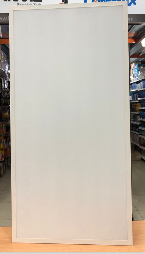 Panel LED rectangular de 84 watts, luz blanca, empotrable, acabado en color blanco, 100-277V – TekLed 165-03844
