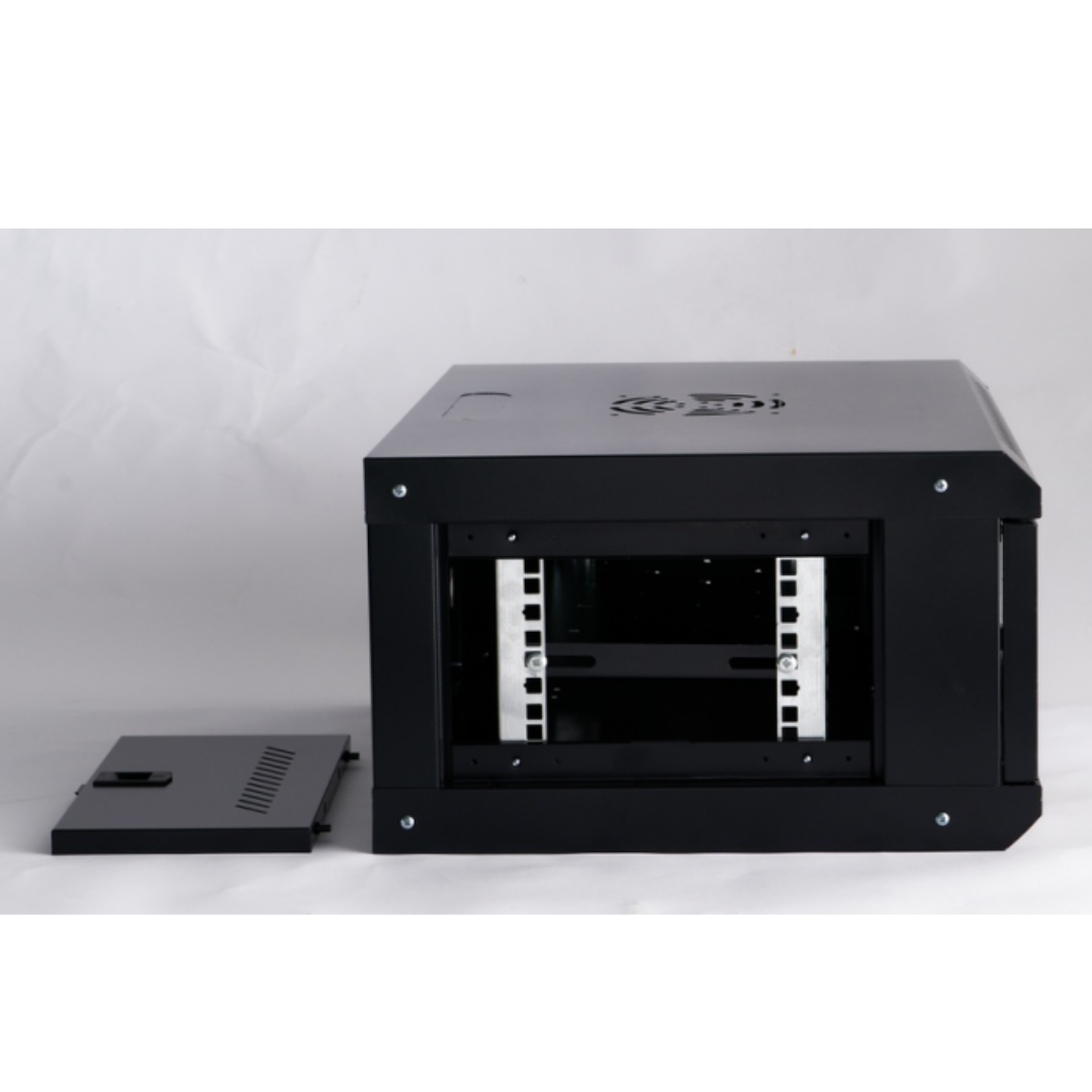 Gabinete de 4U con puerta de malla y bandeja incluida