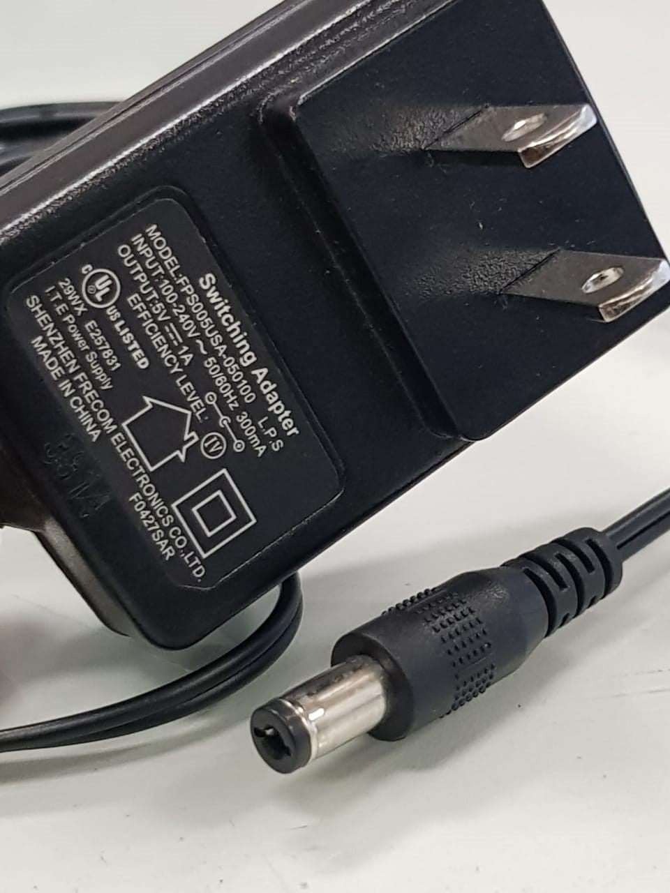 Adaptador de corriente 5VDC 1A – FPS005USA-050100