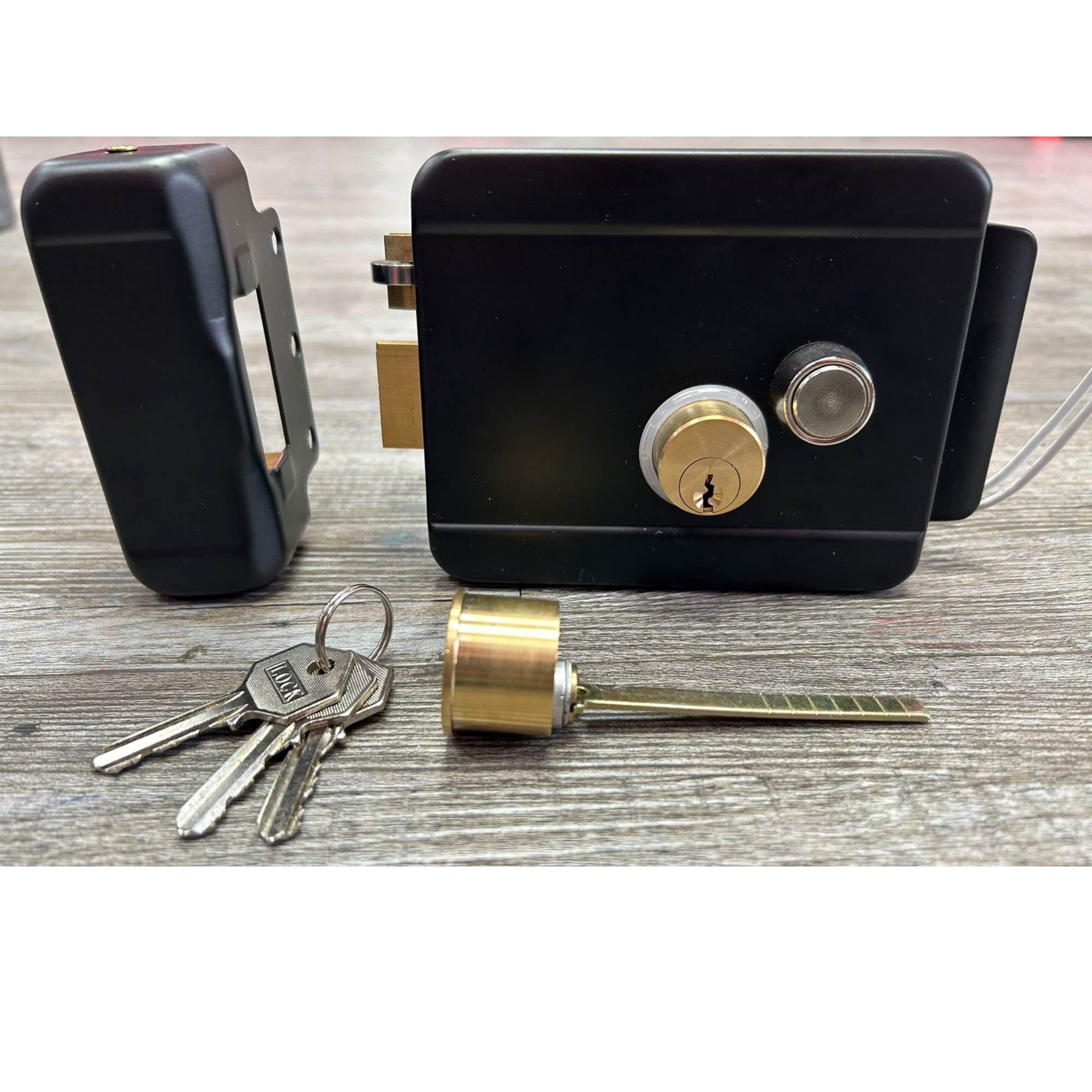 Cerradura de sobreponer para puerta de metal ACM-Y042