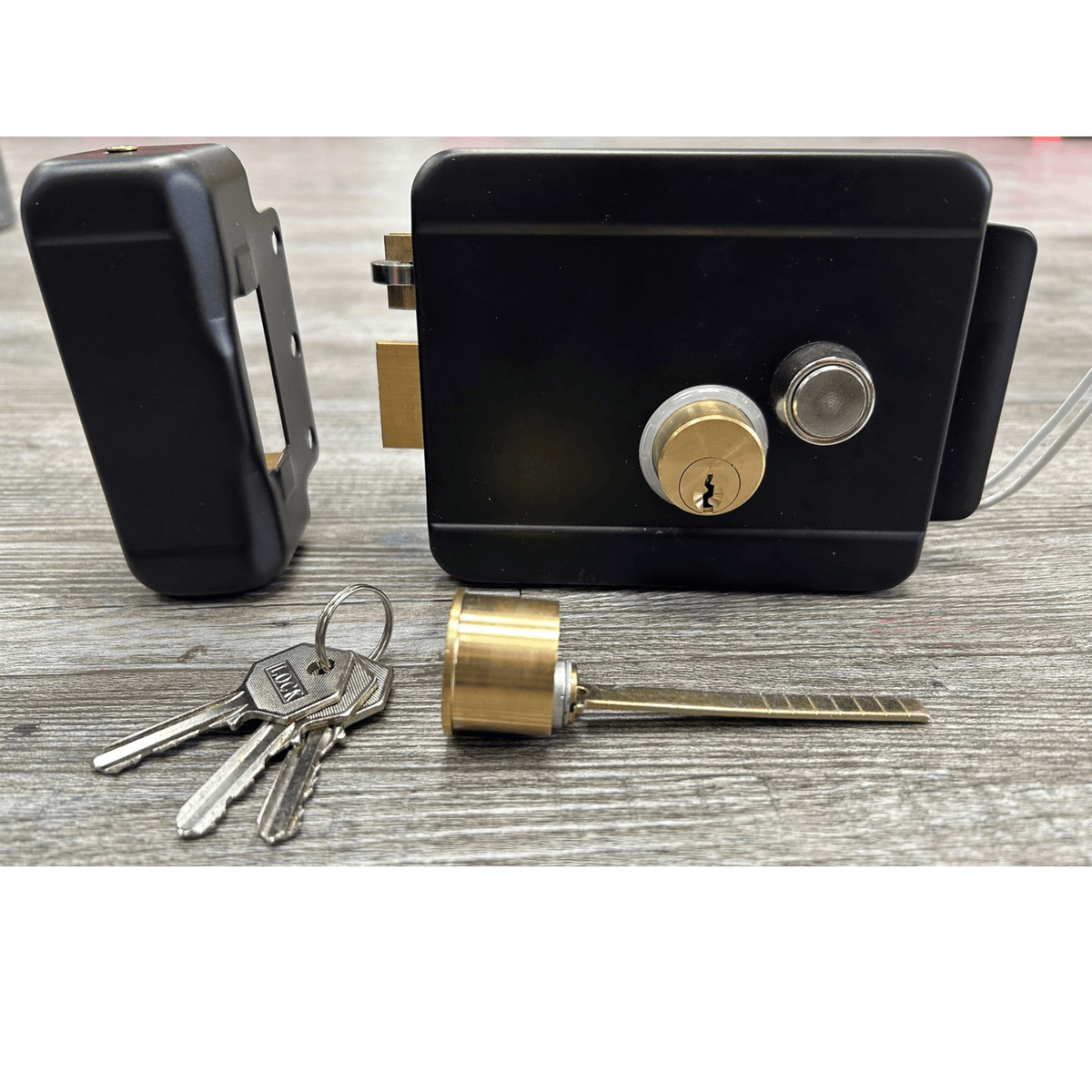 Cerradura de sobreponer para puerta de metal ACM-Y042 - LA CASA DEL TELEFONO