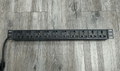 Regleta PDU horizontal para rack de 10 salidas universales