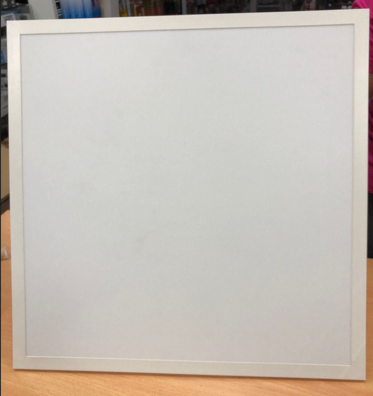 Panel LED cuadrado de 42 watts, luz neutra, empotrable, acabado en color blanco, 100-277V – TekLed 165-03839