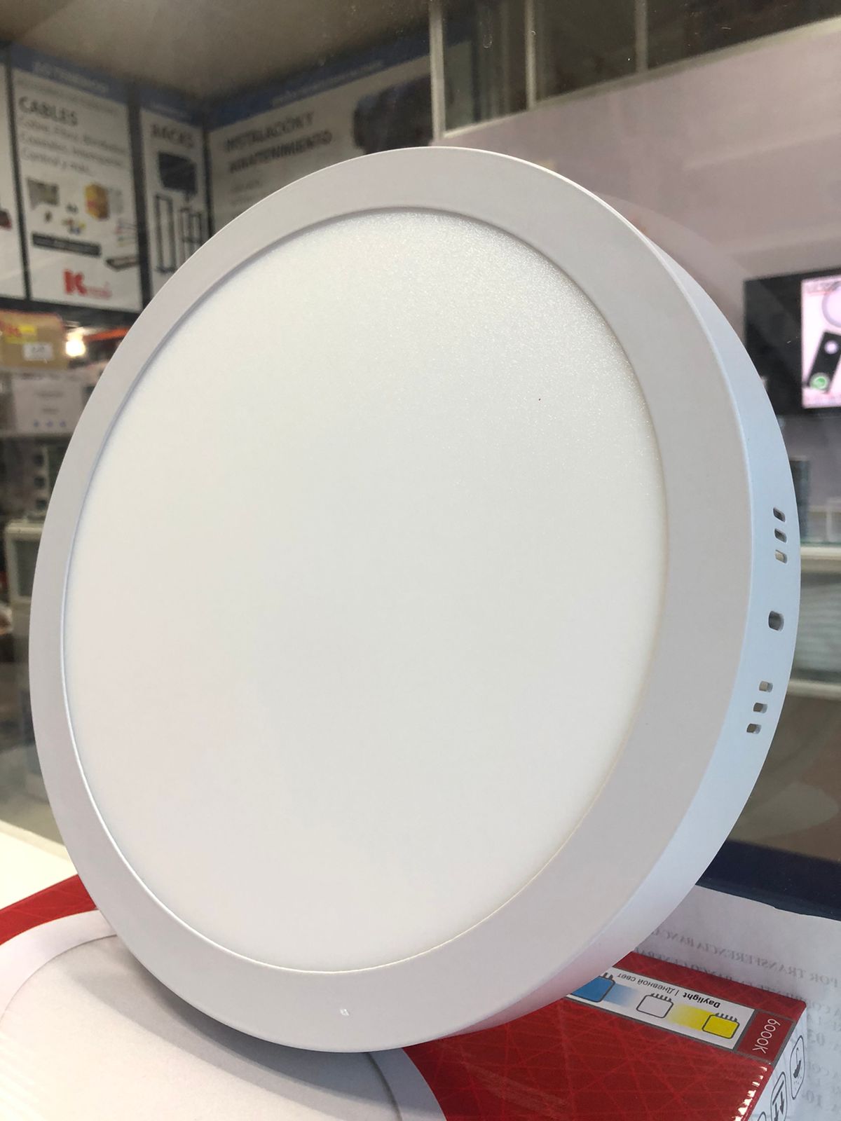 Panel LED cuadrado de 24 watts, luz neutra, superficial, acabado en color blanco, 85-265V – TekLed 165-03955