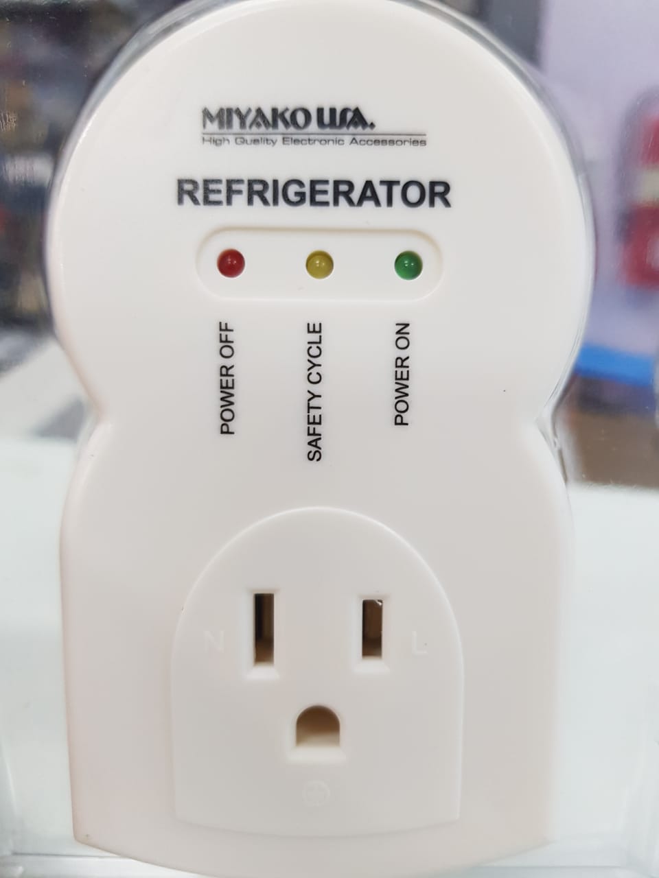 Protector de voltaje para Nevera y Refrigeradores, capacidad de 3600W, 2HP - 14-503