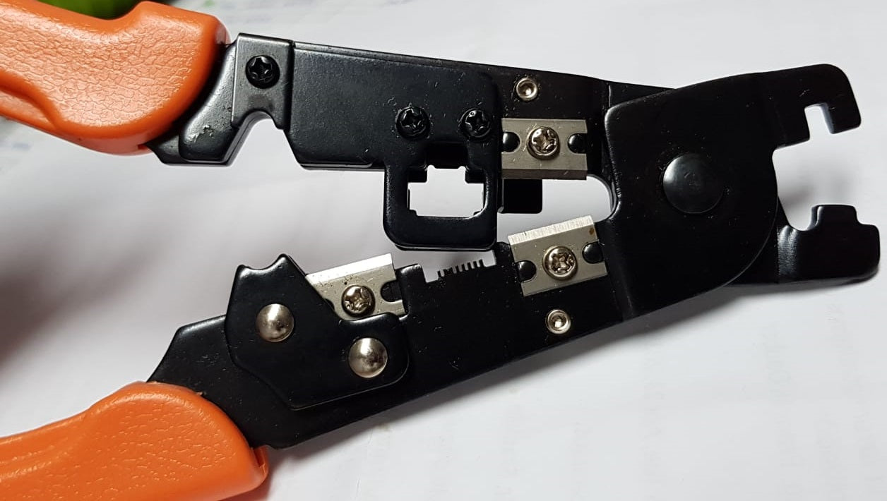Crimpadora para conectores blindados RJ45 8P8C – Kuwes KSNT-6A-TOOL-UTP