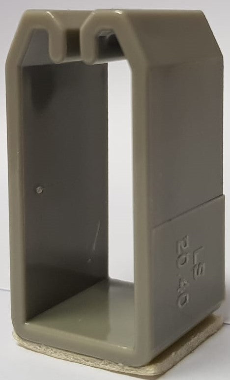 Retenedor plástico con adhesivo para cables, en color gris, 20x40mm – KSLSA-2040