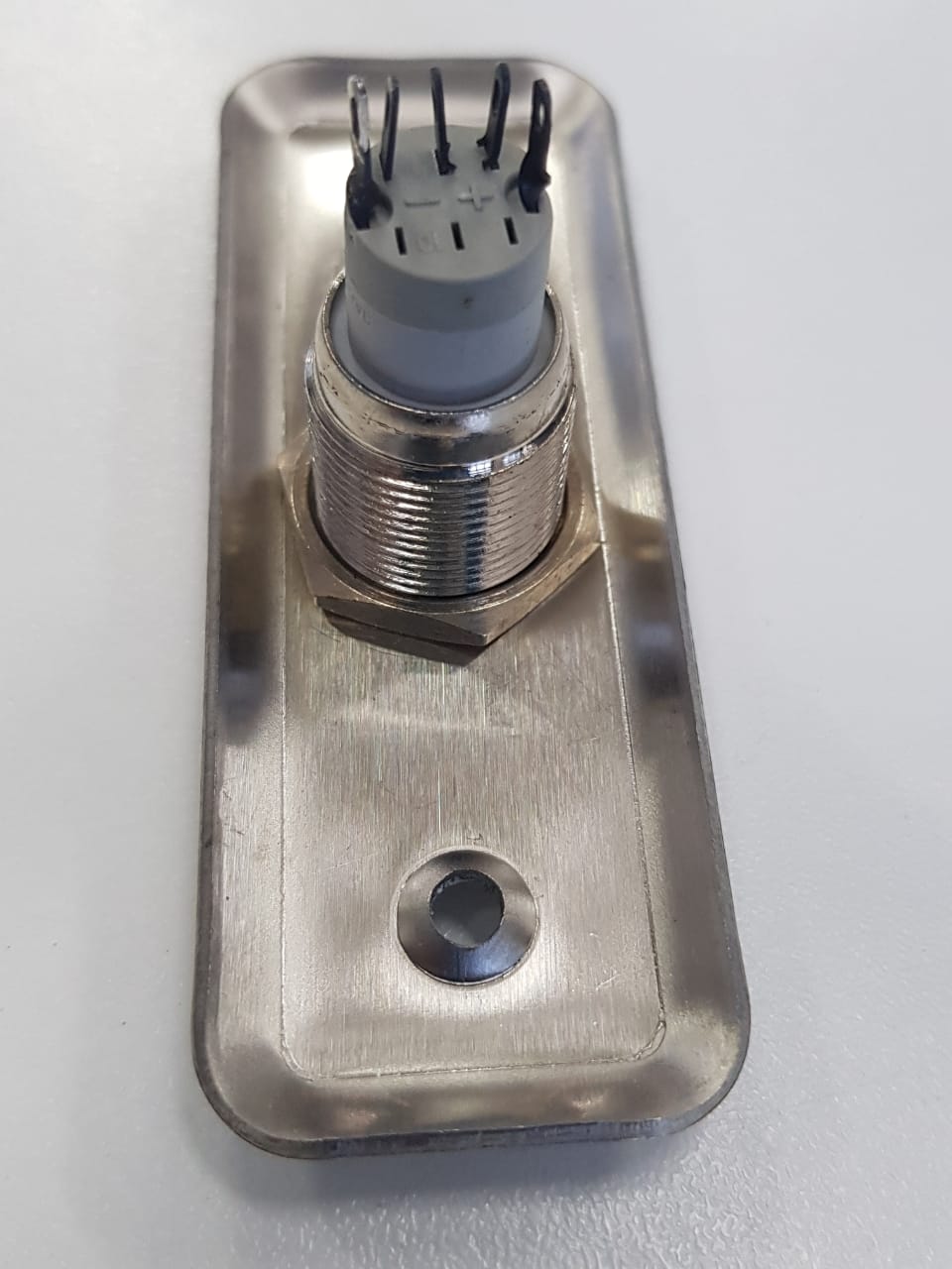 Botón de Salida iluminado, para empotrar en marco – EB06