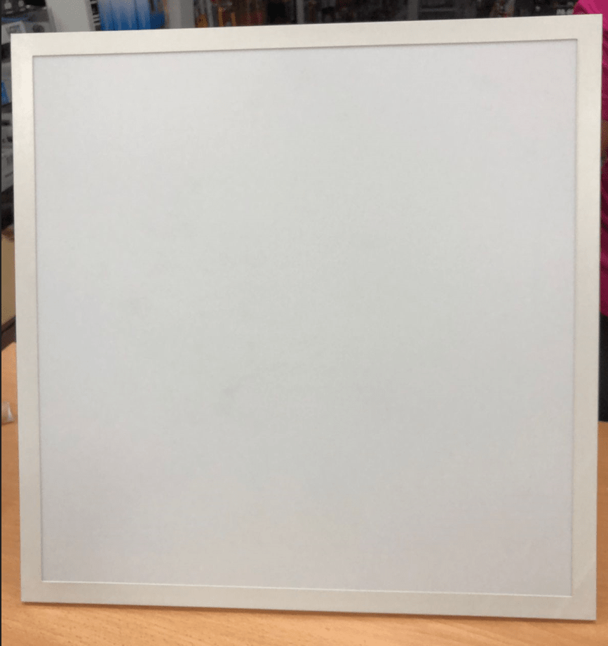 Panel LED cuadrado de 42 watts, luz blanca, empotrable, acabado en color blanco, 100-277V – TekLed 165-038394 - LA CASA DEL TELEFONO