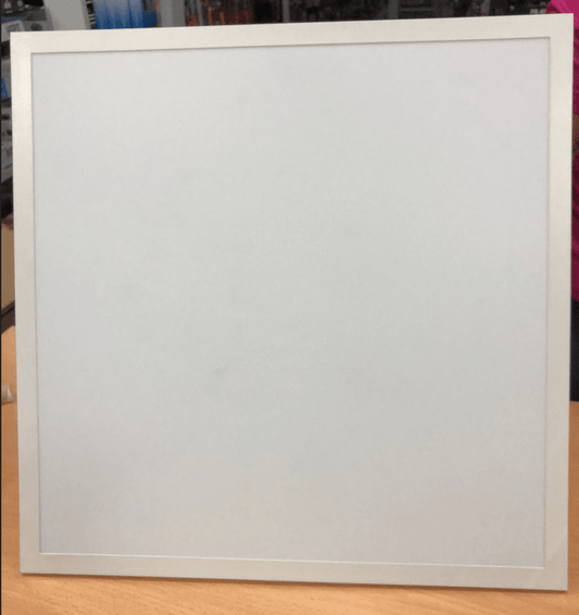 Panel LED cuadrado de 42 watts, luz neutra, empotrable, acabado en color blanco, 100-277V – TekLed 165-03839 - LA CASA DEL TELEFONO