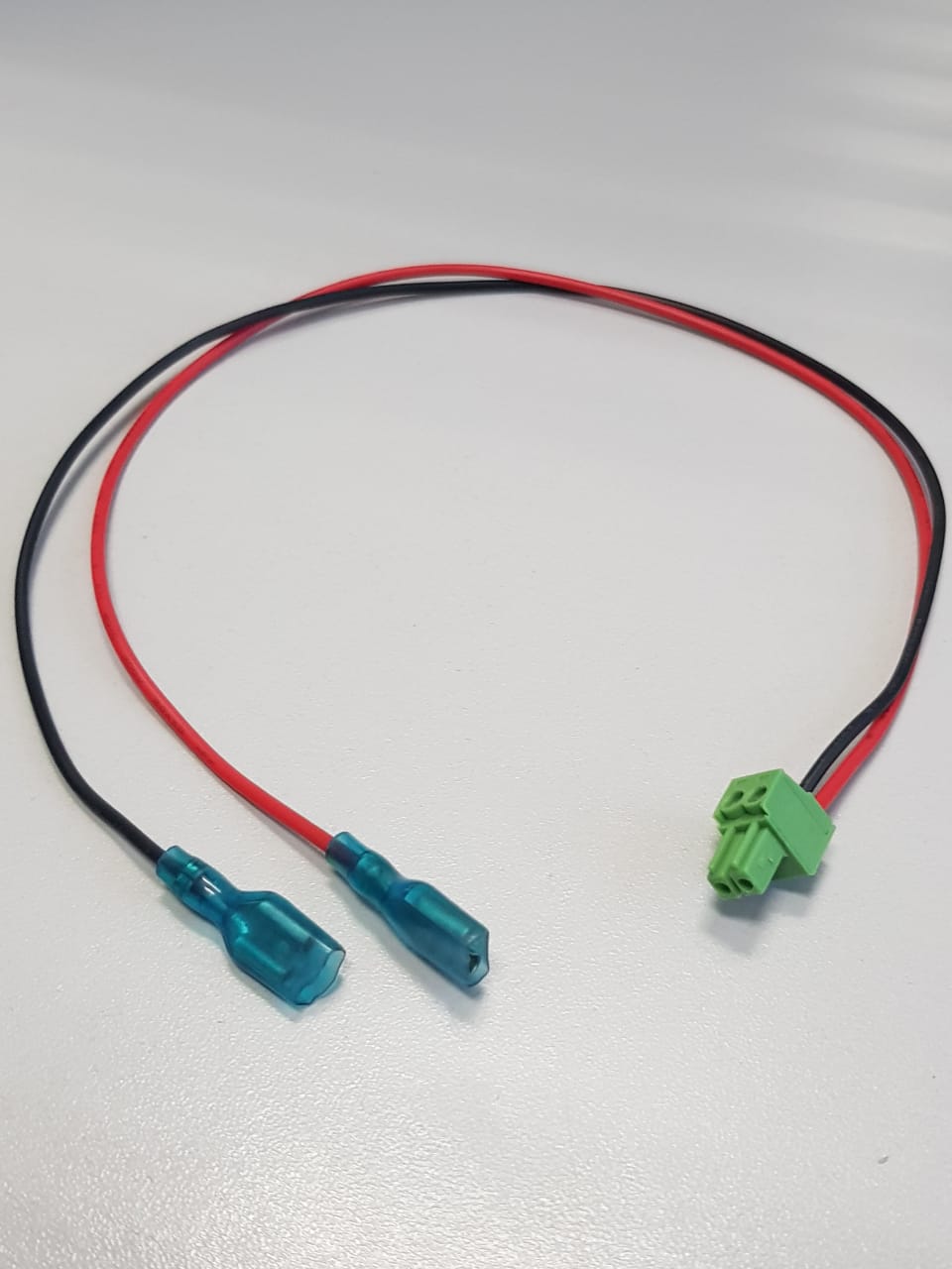 Cable con terminal en bloque de tornillo verde a terminales faston hembra aislado – CV-PL012
